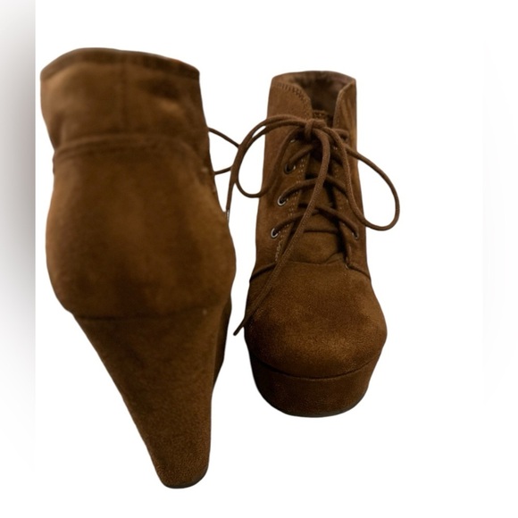 5 for $40 SALE! 
Shi by Journeya Faux Suede, Wedge, Lace Up, Ankle Booties 8.5 - Picture 7 of 14